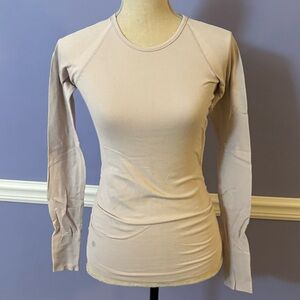 Athleta Beige Shimmer Momentum Long Sleeve Top